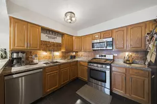 10437 Natoma Ave, Chicago Ridge, IL 60415 - Photo 3