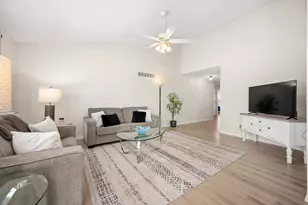 1064 Rose Dr, Sycamore, IL 60178 - Photo 7