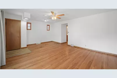 4457 W Leland Avenue, Chicago, IL 60630 - Photo 5