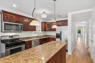 2363 E 70th St, Chicago, IL 60649 - Photo 13