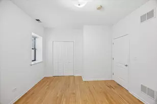 2363 E 70th St, Chicago, IL 60649 - Photo 11