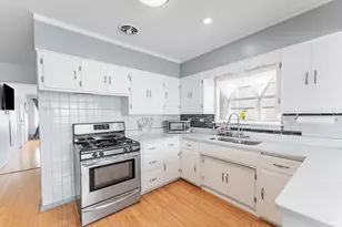 1811 Kenilworth Ave, Berwyn, IL 60402 - Photo 5