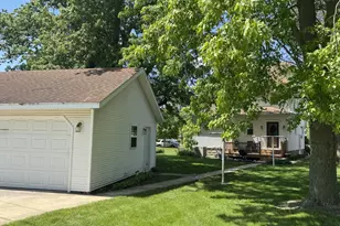 222 N Maple St, Herscher, IL 60941 - Photo 31