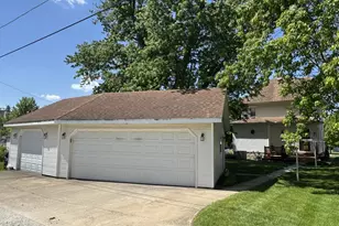 222 N Maple St, Herscher, IL 60941 - Photo 33