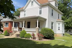 222 N Maple St, Herscher, IL 60941 - Photo 3