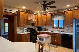 222 N Maple St, Herscher, IL 60941 - Photo 9
