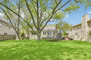 1235 Dartmouth Ln, Deerfield, IL 60015 - Photo 15