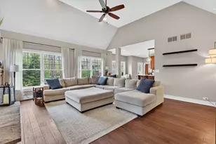 22154 S Gawain Dr, Joliet, IL 60404 - Photo 5
