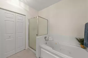 31301 Kline Cir, Warrenville, IL 60555 - Photo 17