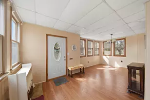 215 W 7th St, Dixon, IL 61021 - Photo 17