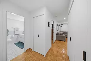 201 S Maple Ave, Oak Park, IL 60302 - Photo 11
