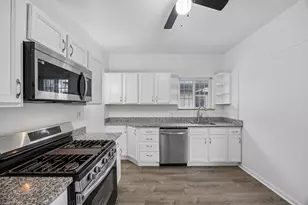 7638 S Merrill Ave, Chicago, IL 60649 - Photo 15