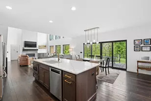 600 W 6th St Ct, Coal Valley, IL 61240 - Photo 15