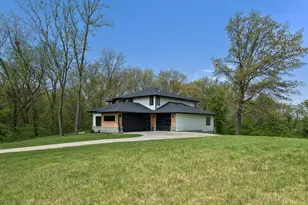 600 W 6th St Ct, Coal Valley, IL 61240 - Photo 3
