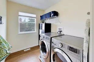 1331 Avery Ave, Wheaton, IL 60187 - Photo 23