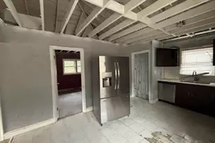 14621 S Sherman Ave, Posen, IL 60469 - Photo 5
