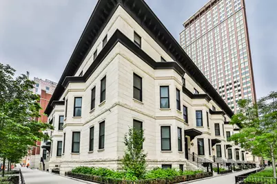 105 W Chestnut Street, Chicago, IL 60610 - Photo 1