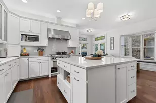 2106 W Addison St, Chicago, IL 60618 - Photo 5