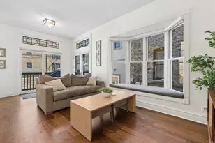 2106 W Addison St, Chicago, IL 60618 - Photo 7