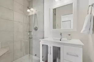 2106 W Addison St, Chicago, IL 60618 - Photo 21