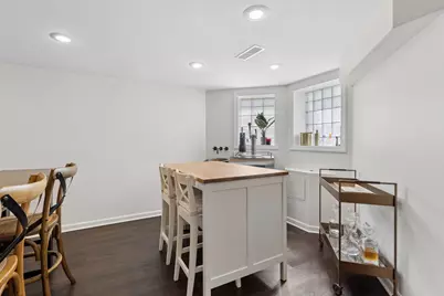 2106 W Addison Street, Chicago, IL 60618 - Photo 25