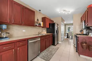 205 Parkview Dr, Wauconda, IL 60084 - Photo 9