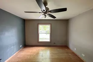 863 Pleasant St, Woodstock, IL 60098 - Photo 7
