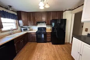 863 Pleasant St, Woodstock, IL 60098 - Photo 5