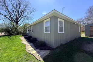 114 S Commercial Ave, Amboy, IL 61310 - Photo 5