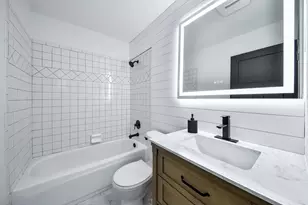 29W475 Candlewood Ln, Warrenville, IL 60555 - Photo 7