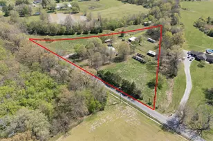 13849 Mustang Rd, Marion, IL 62959 - Photo 3