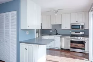 7320 Trent Rd, Downers Grove, IL 60516 - Photo 5