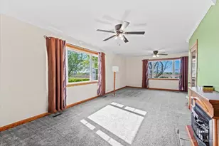 1431 Gillis Rd, Malta, IL 60150 - Photo 17