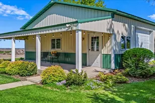 1431 Gillis Rd, Malta, IL 60150 - Photo 5