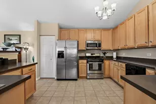 1250 Parkview Dr, Antioch, IL 60002 - Photo 9