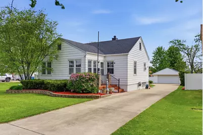 1608 N Center Street, Crest Hill, IL 60403 - Photo 1