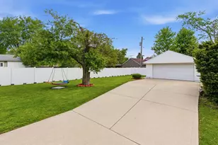 1608 N Center St, Crest Hill, IL 60403 - Photo 7