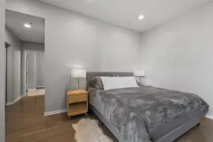 500 W Superior St, Chicago, IL 60654 - Photo 9