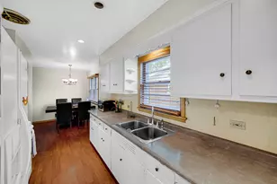 16404 Betty Ln, South Holland, IL 60473 - Photo 5