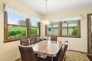 902 S See-Gwun Ave, Mount Prospect, IL 60056 - Photo 7