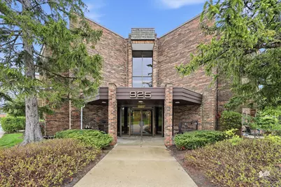 925 Spring Hill Drive #212, Northbrook, IL 60062 - Photo 1