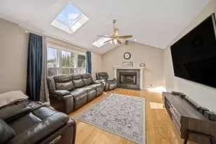 892 Somerset Dr, Carol Stream, IL 60188 - Photo 5