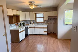 2375 Chestnut Ln, Morris, IL 60450 - Photo 9