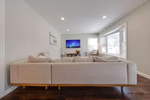 1011 N Haddow Ave, Arlington Heights, IL 60004 - Photo 5