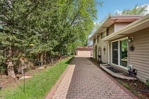 2176 N Westmoreland Dr, Palatine, IL 60074 - Photo 3