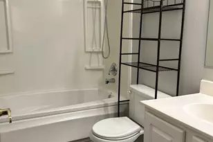 1875 Tall Oaks Dr, Aurora, IL 60505 - Photo 9