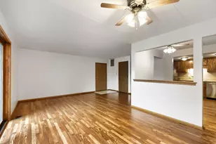 4940 W 134 Ct, Crestwood, IL 60418 - Photo 3