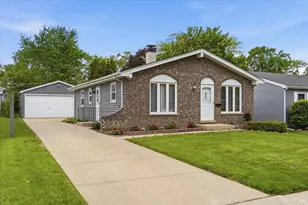 58 N California Ave, Mundelein, IL 60060 - Photo 1
