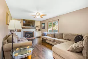 1300 Pembrook Circle, Roselle, IL 60172 - Photo 15