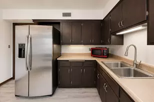 7810 Kilbourn Ave, Skokie, IL 60076 - Photo 9